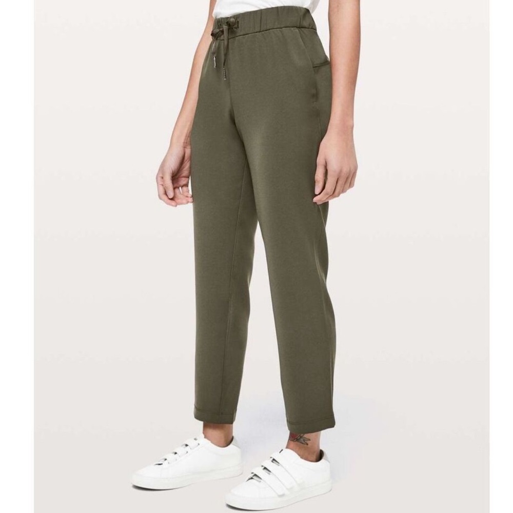 Lululemon on the fly woven pants 26" inseam